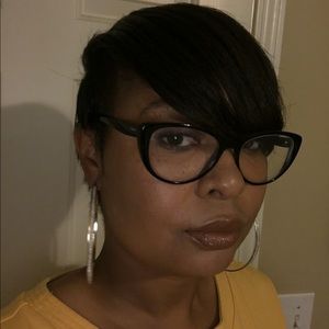 Meet your Posher, Janelle